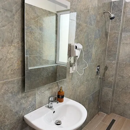 Aerostay Ринас