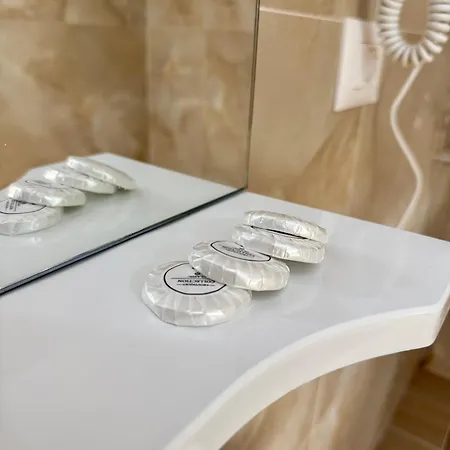 Ξενοδοχείο Aerostay 3*