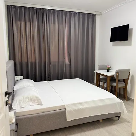 Hotel Aerostay 3*