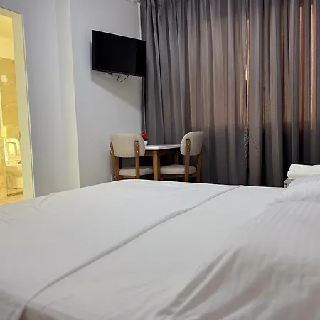 Aerostay فندق 3*