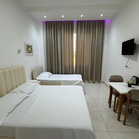 Aerostay فندق Rinas