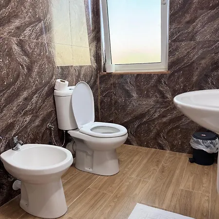 فندق Aerostay 3*