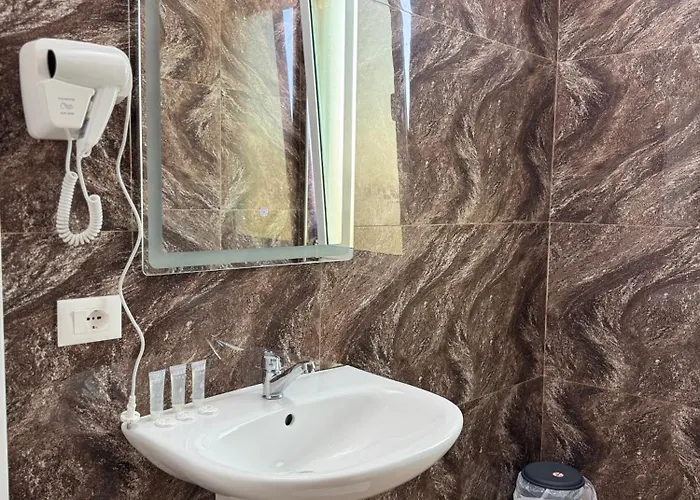 Aerostay Hotel Rinas