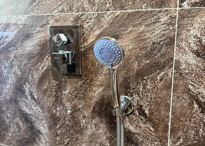 Aerostay Hotel Rinas