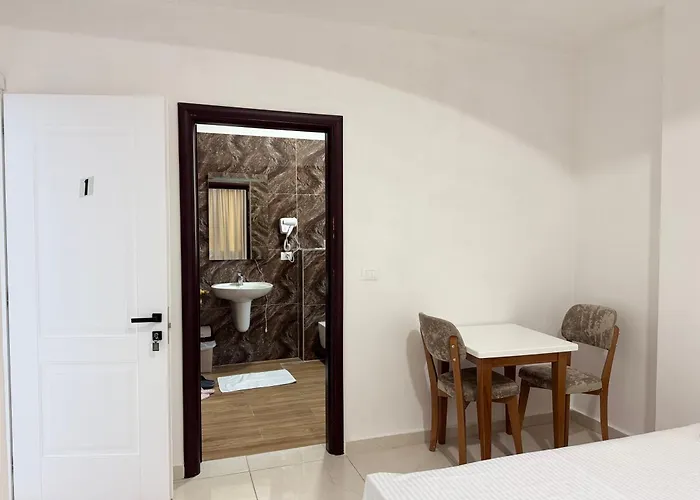 Hotel Aerostay Rinas